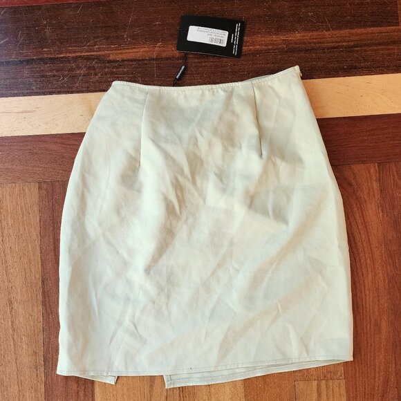 NWT PrettyLittleThing Sage Green Twist Front Split Leg Mini Skirt Size 6 - Picture 11 of 12